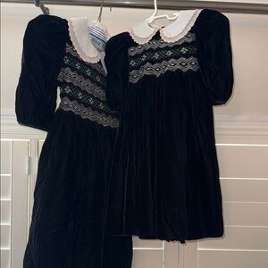 Elegant Black Velvet Kids Dresses with White Collars